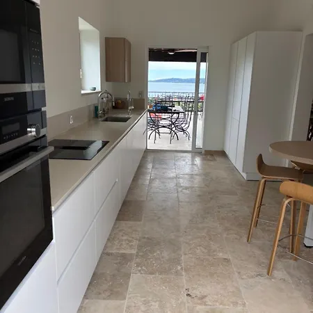 La Chantyviere Villa vue Exceptionnelle 180 degrés sur Golf Tropez, accès plage privée * Sainte-Maxime