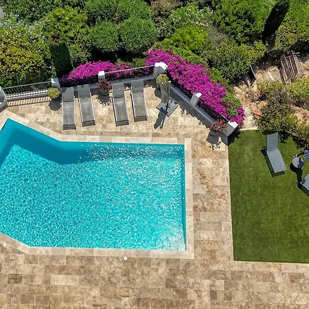 La Chantyviere Villa vue Exceptionnelle 180 degrés sur Golf Tropez, accès plage privée Villa