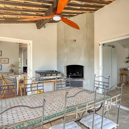 La Chantyviere Villa vue Exceptionnelle 180 degrés sur Golf Tropez, accès plage privée