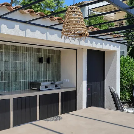 La Chantyviere Villa vue Exceptionnelle 180 degrés sur Golf Tropez, accès plage privée *