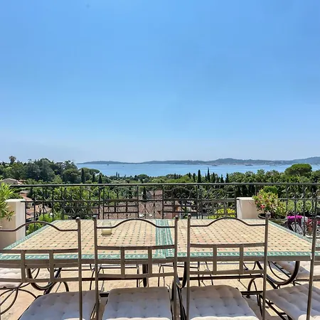 La Chantyviere Villa vue Exceptionnelle 180 degrés sur Golf Tropez, accès plage privée Villa Sainte-Maxime