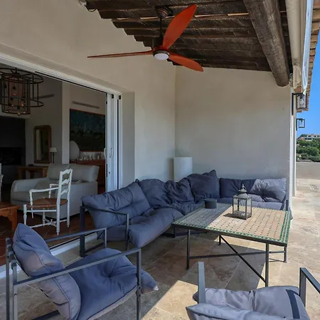 La Chantyviere Villa vue Exceptionnelle 180 degrés sur Golf Tropez, accès plage privée Villa