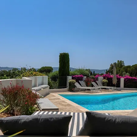 La Chantyviere Villa vue Exceptionnelle 180 degrés sur Golf Tropez, accès plage privée * Sainte-Maxime
