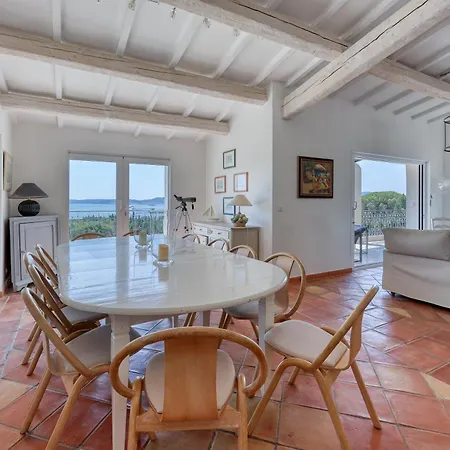 La Chantyviere Villa vue Exceptionnelle 180 degrés sur Golf Tropez, accès plage privée Villa Sainte-Maxime