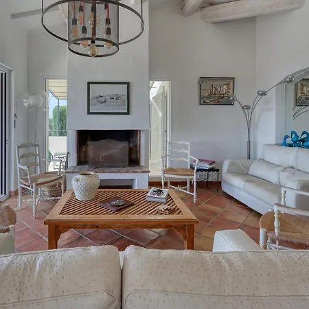 La Chantyviere Villa vue Exceptionnelle 180 degrés sur Golf Tropez, accès plage privée Villa
