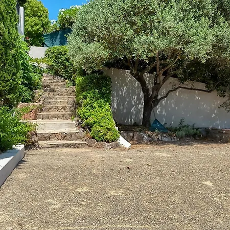 La Chantyviere Villa vue Exceptionnelle 180 degrés sur Golf Tropez, accès plage privée *