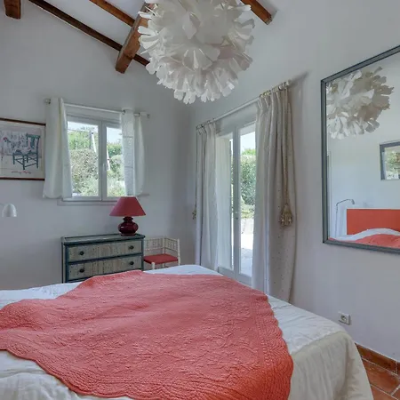 La Chantyviere Villa vue Exceptionnelle 180 degrés sur Golf Tropez, accès plage privée