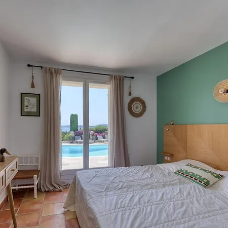 La Chantyviere Villa vue Exceptionnelle 180 degrés sur Golf Tropez, accès plage privée *