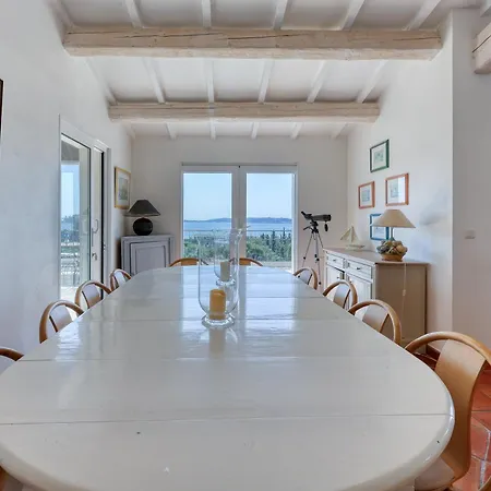 La Chantyviere Villa vue Exceptionnelle 180 degrés sur Golf Tropez, accès plage privée Villa