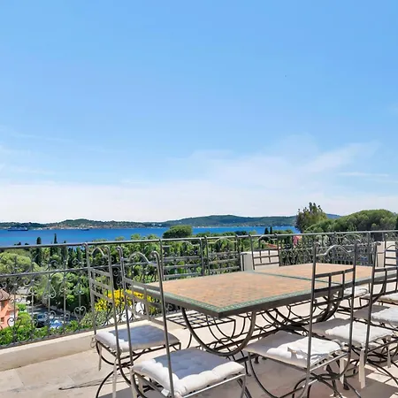 La Chantyviere Villa vue Exceptionnelle 180 degrés sur Golf Tropez, accès plage privée Sainte-Maxime